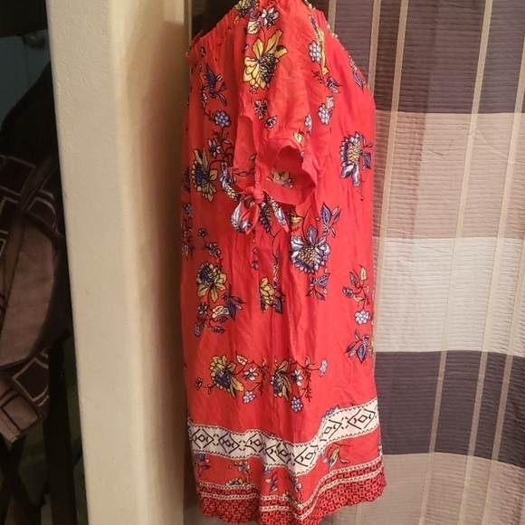 Womens dress - Picture 2 of 5